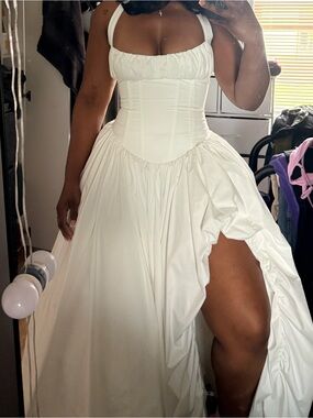 Elegant White Corset Bodice Wedding Dress with High Slit